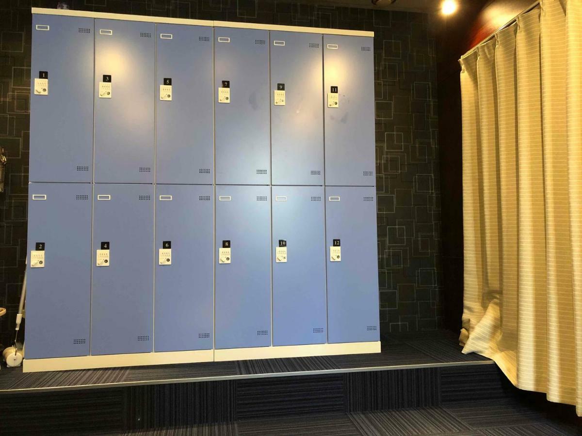Hotel Adonis Tokyo - Dormitory Share Room For Male Only At City Center Zewnętrze zdjęcie
