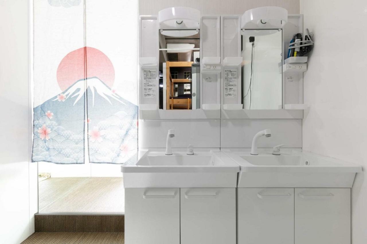Hotel Adonis Tokyo - Dormitory Share Room For Male Only At City Center Zewnętrze zdjęcie